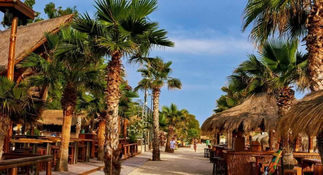 Family Apt With Garden Next To The Sea Atena Exterior foto